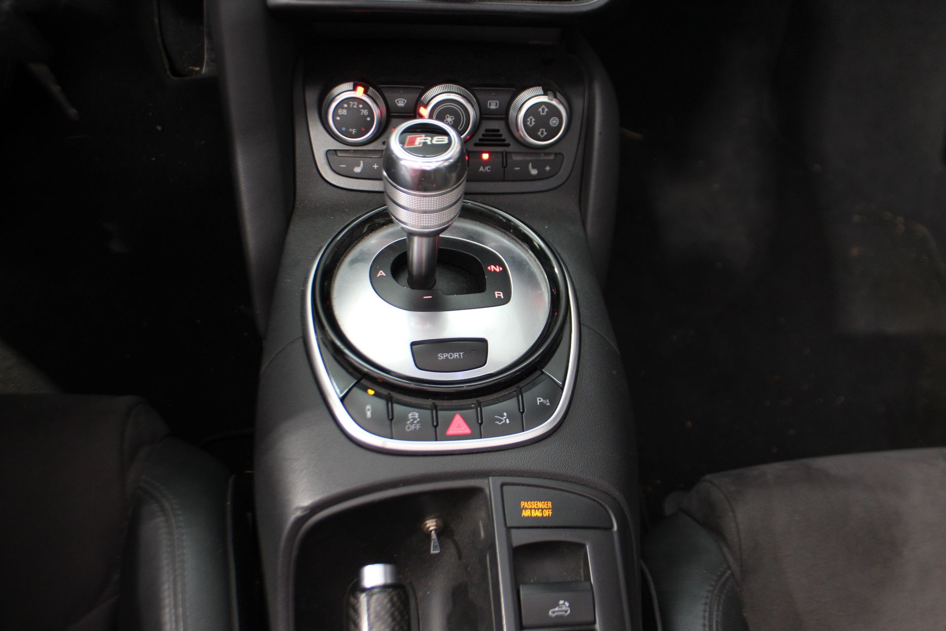 Audi R8 2011 - Image 21