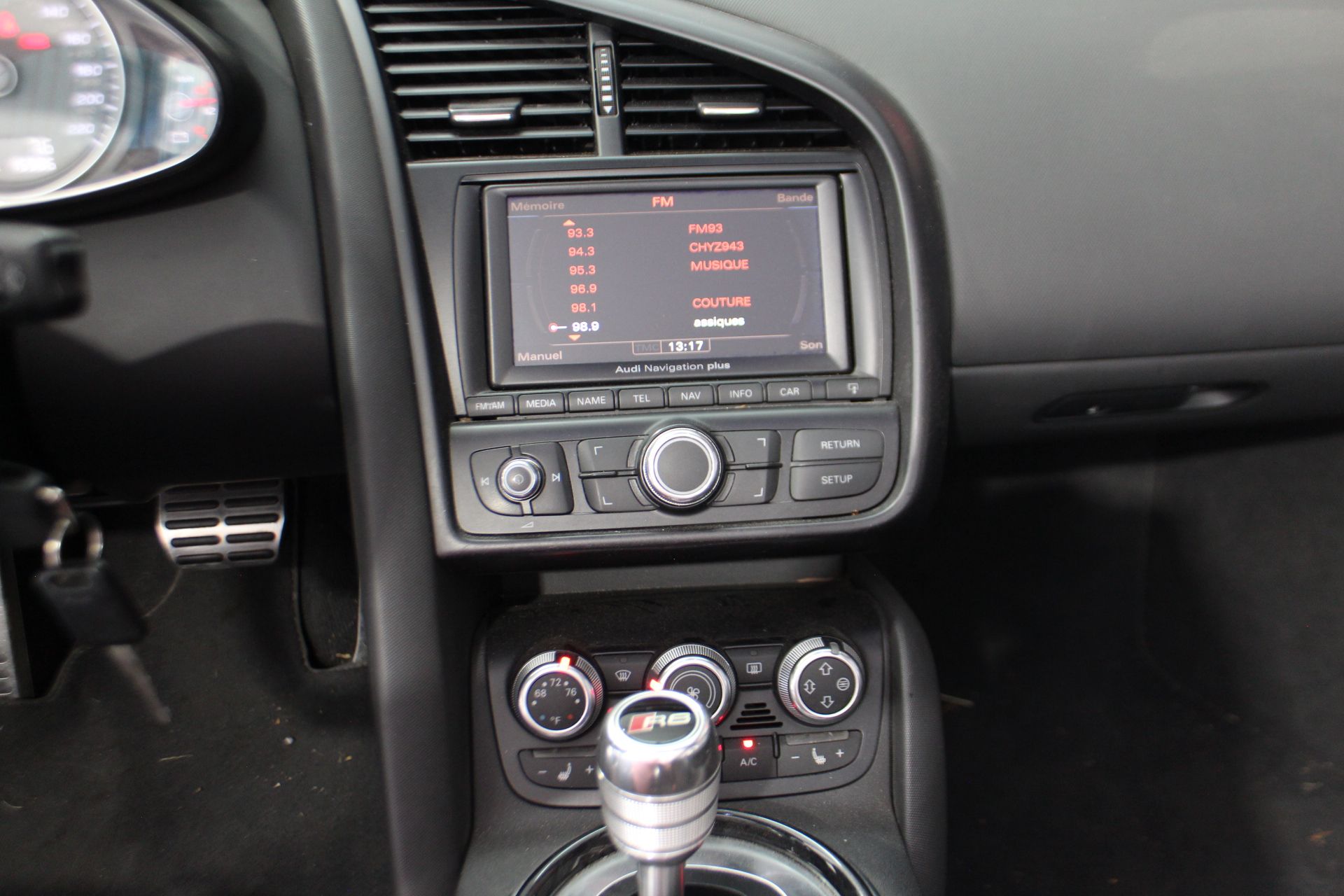 Audi R8 2011 - Image 17