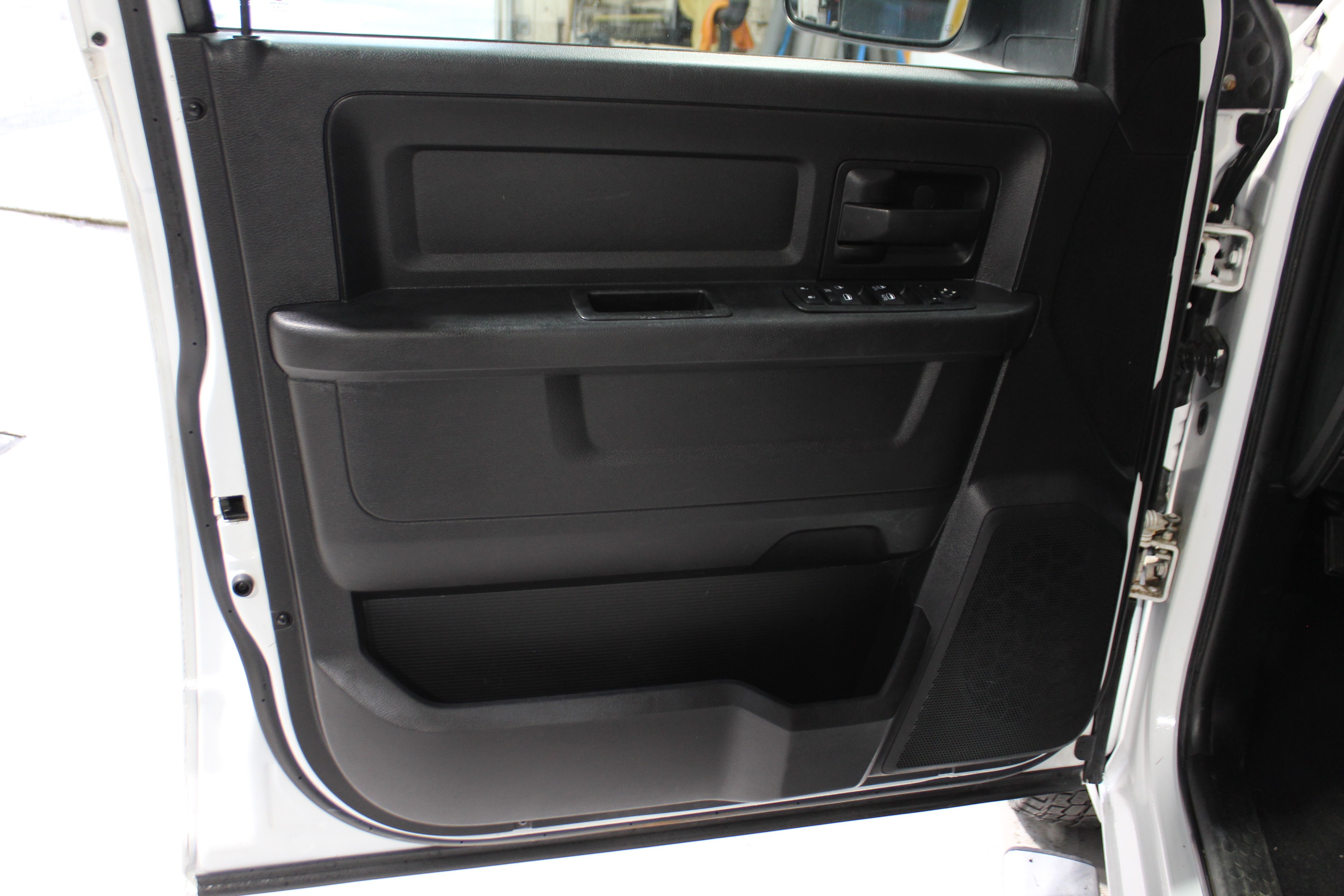 Ram Ram 1500 2015 - Image 9