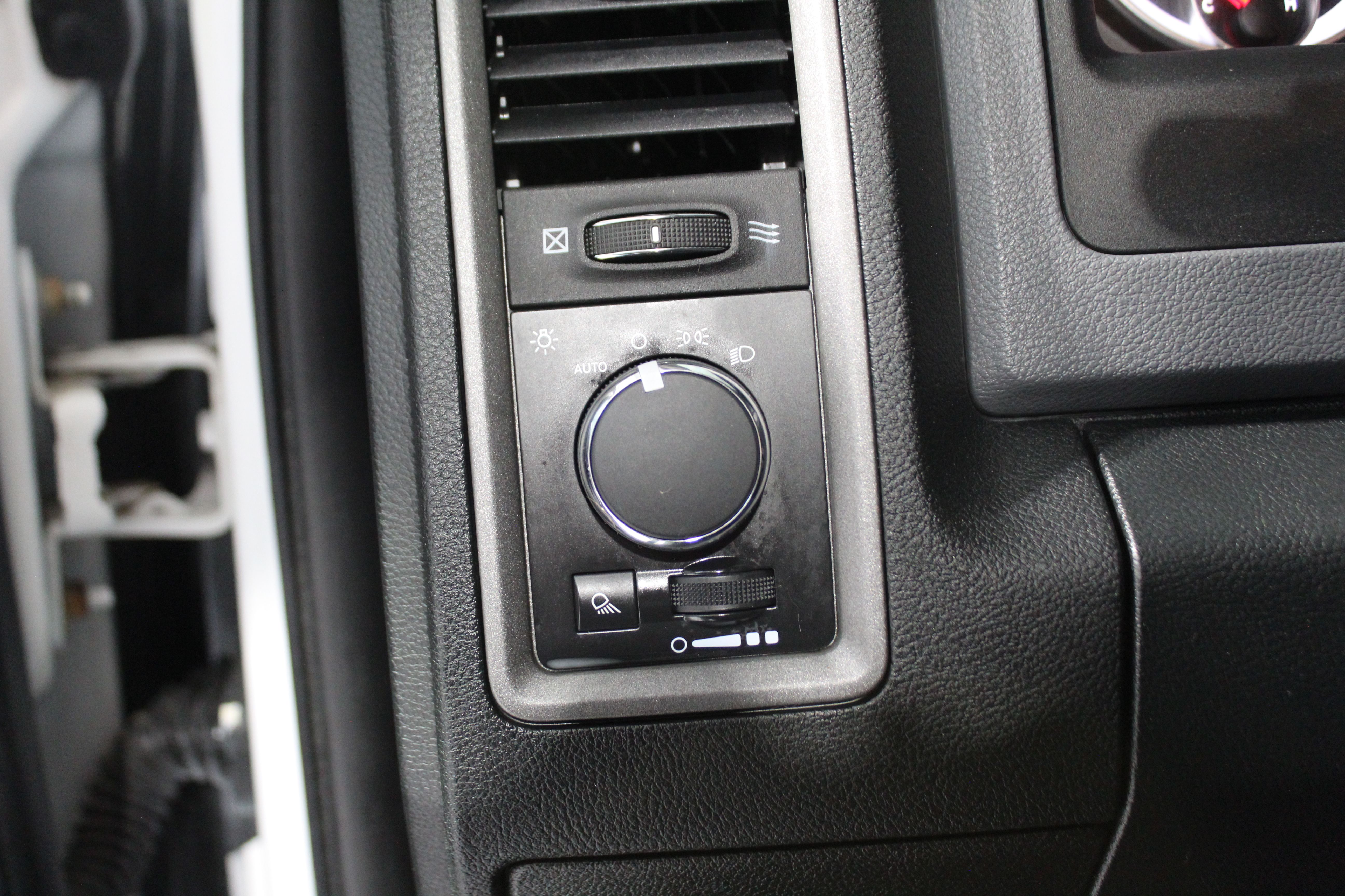 Ram Ram 1500 2015 - Image 11