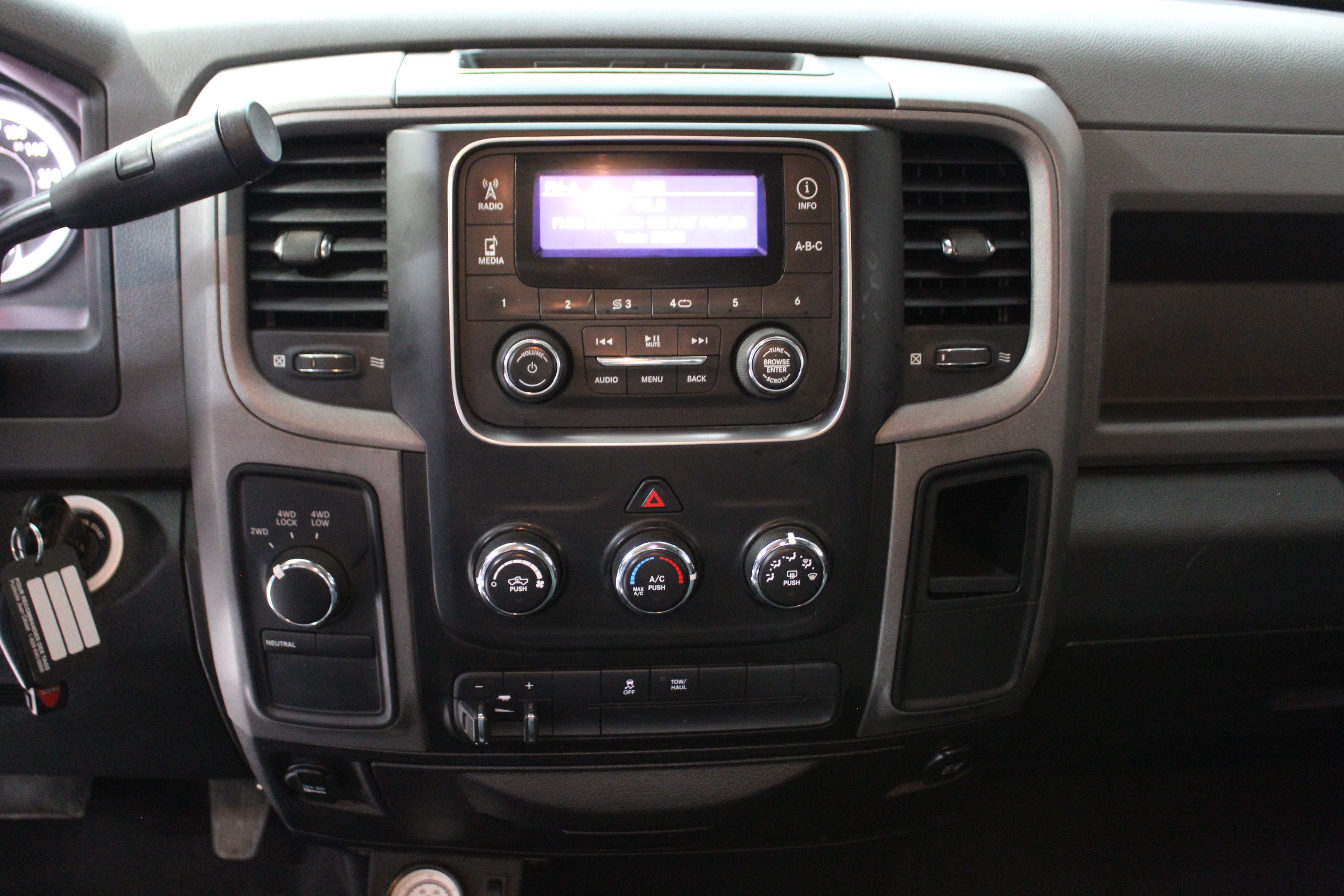 Ram Ram 1500 2015 - Image 17