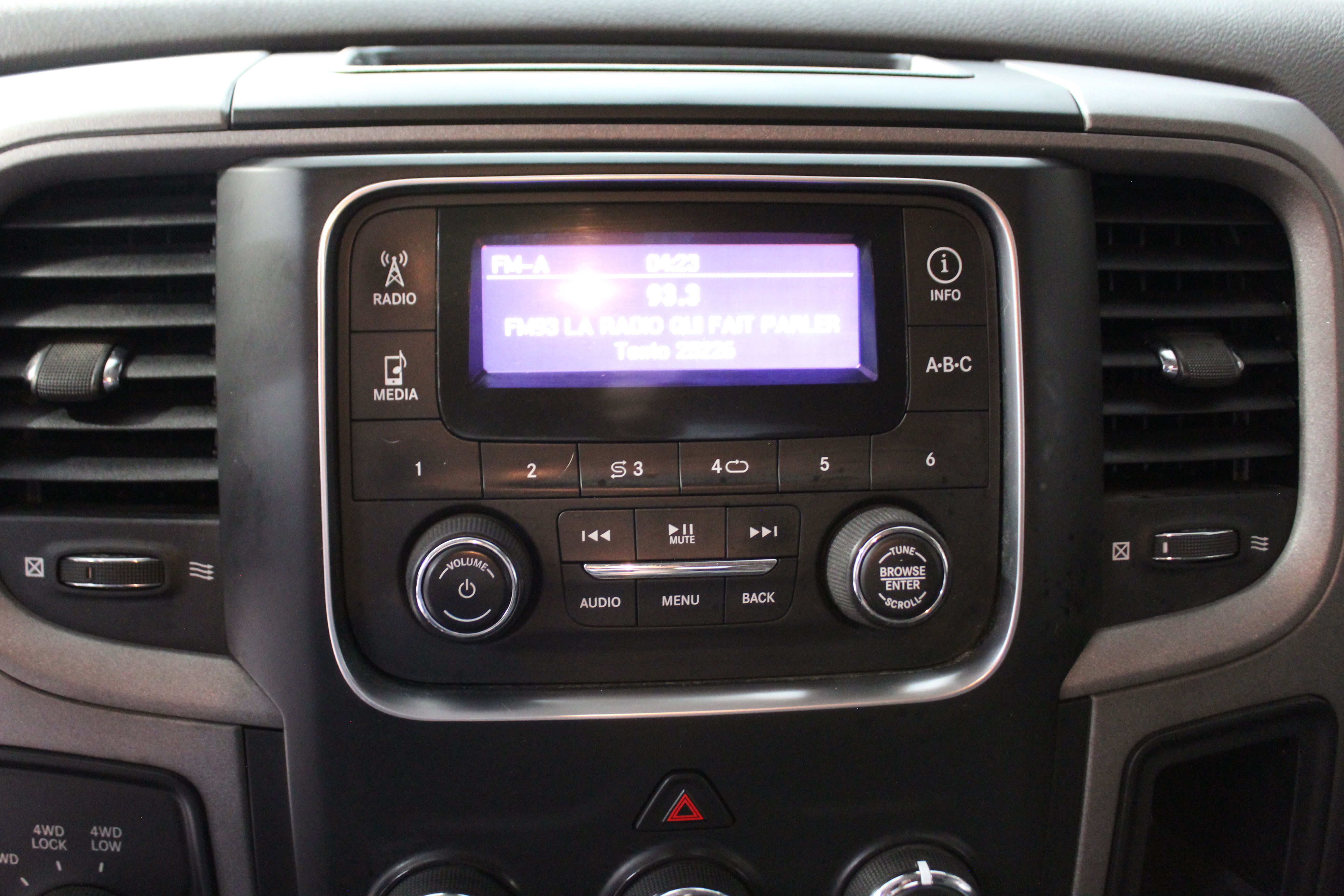 Ram Ram 1500 2015 - Image 18