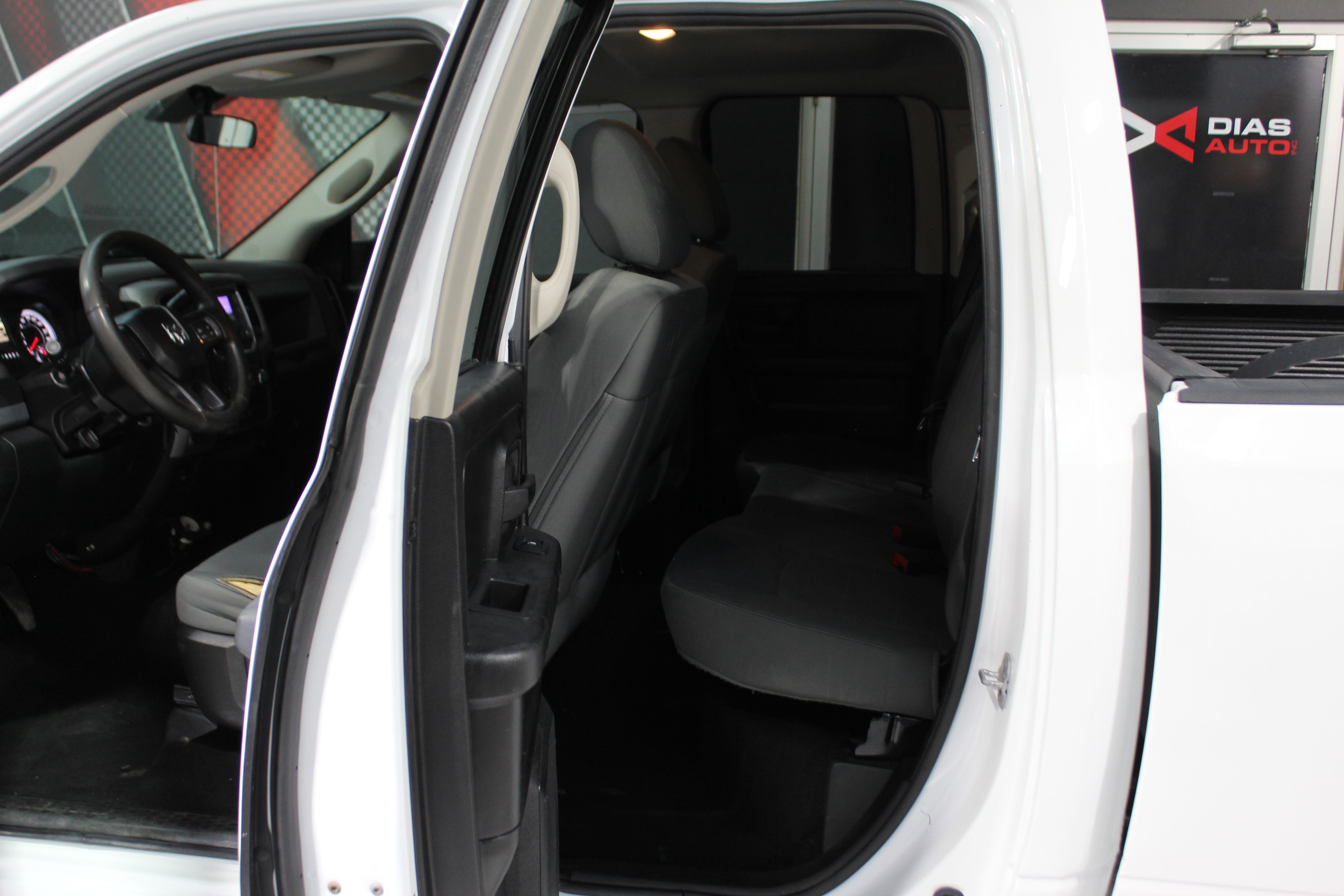 Ram Ram 1500 2015 - Image 22